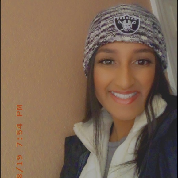 Meet your Posher, Ruksaar - Picture 1 of 1